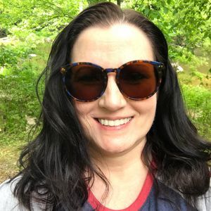 Meet your Posher, Crystal